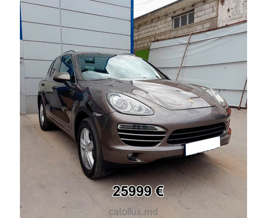 Automobil Porsche Cayenne 2010 