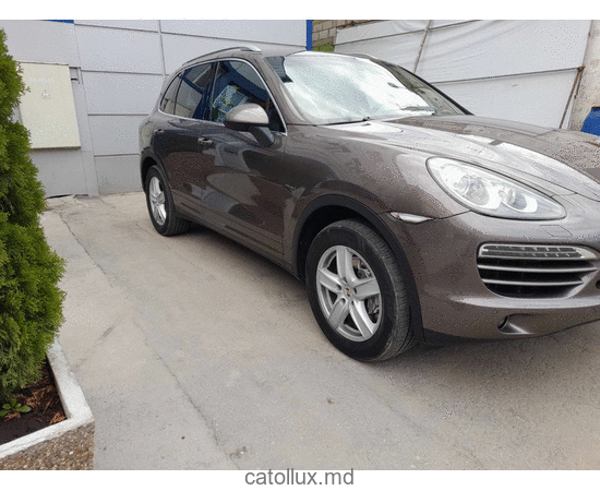 Automobil Porsche Cayenne 2010 