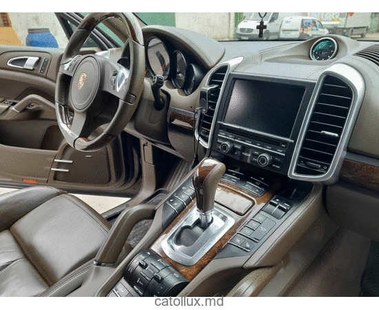 Automobil Porsche Cayenne 2010 